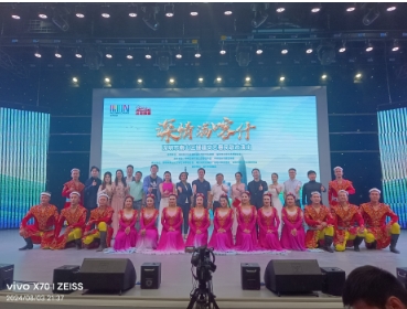 漢詩(shī)十三行一一文藝潤(rùn)疆， 深喀雙向奔赴
